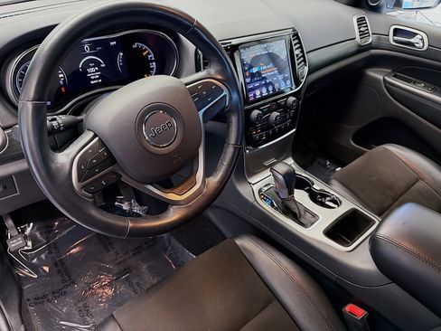 Used 2020 Jeep Grand Cherokee Altitude image 7
