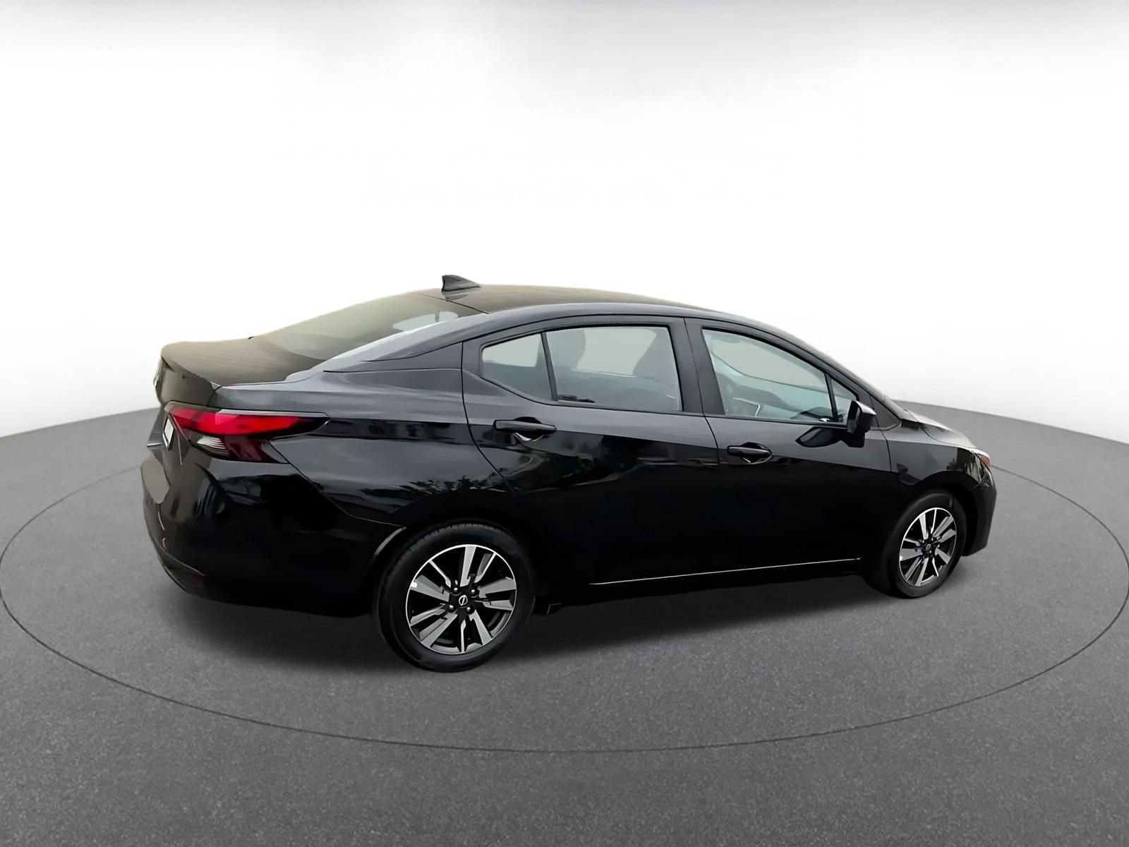 Used 2025 Nissan Versa SV FWD image 14