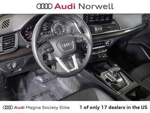 Used 2023 Audi Q5 2.0T Premium w/ Convenience Package AWD/4WD image 2