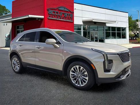 Used 2024 Cadillac XT4 Premium Luxury w/ Technology Package AWD/4WD image 7