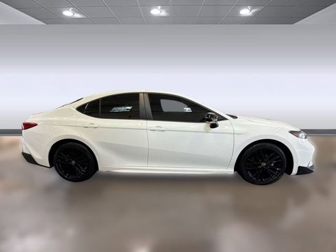 Used 2025 Toyota Camry SE FWD image 8