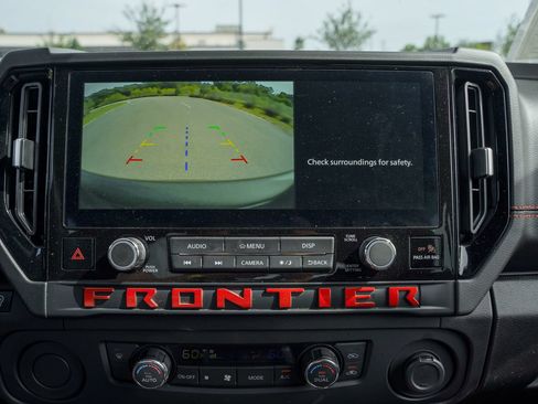Used 2025 Nissan Frontier Pro-X RWD image 38