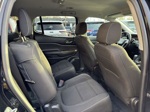 Used 2017 GMC Acadia SLE image 35