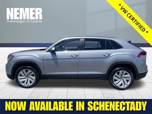 Certified 2022 Volkswagen Atlas Cross Sport SE AWD/4WD image 2
