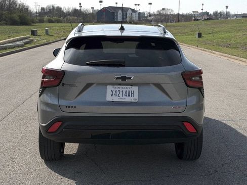 Used 2025 Chevrolet Trax RS w/ Sunroof Package FWD image 37