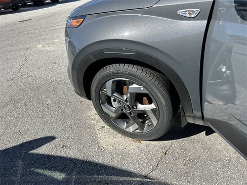 New 2025 Hyundai Venue Limited image 31