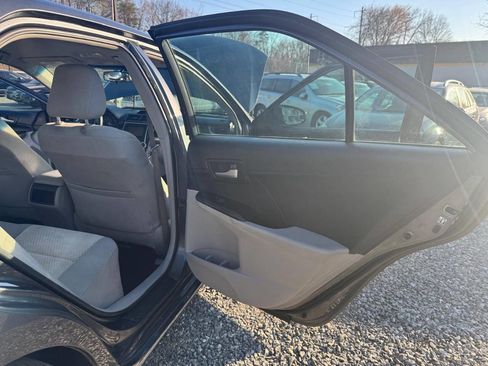 Used 2014 Toyota Camry LE image 25