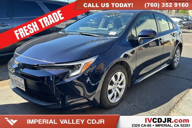 Used 2025 Toyota Corolla LE FWD image 1