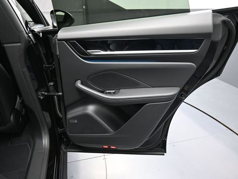 New 2026 Porsche Macan 4 Electric AWD/4WD image 25