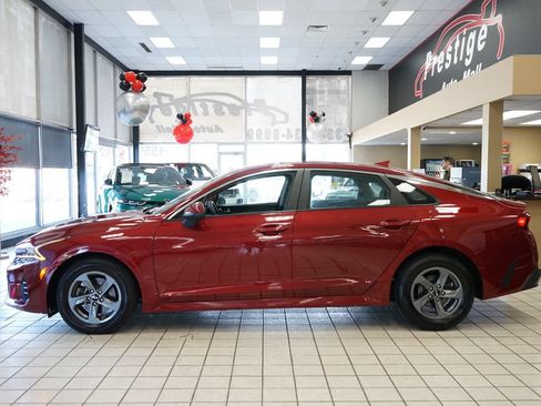 Used 2021 Kia K5 LX FWD image 3