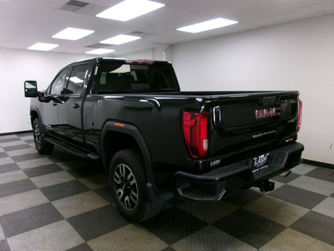 Used 2021 GMC Sierra 2500 AT4 w/ AT4 Premium Plus Package AWD/4WD image 13