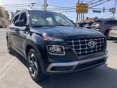 Used 2023 Hyundai Venue SEL w/ Cargo Package