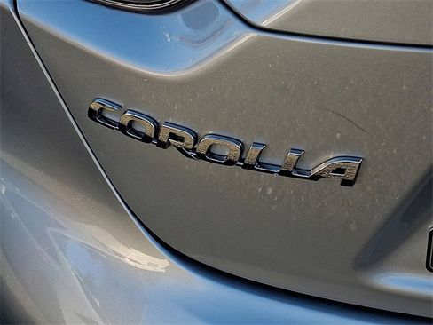 Used 2025 Toyota Corolla LE image 31