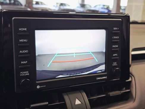 Used 2021 Toyota RAV4 XLE image 15