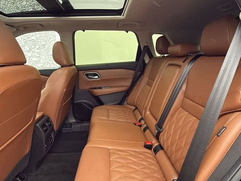 Certified 2024 Nissan Rogue Platinum w/ Platinum Premium Package image 20