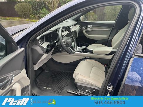 Used 2022 Audi e-tron Chronos w/ Chronos Package image 21