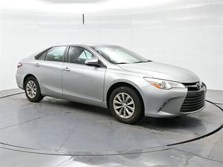 Used 2016 Toyota Camry LE video 1