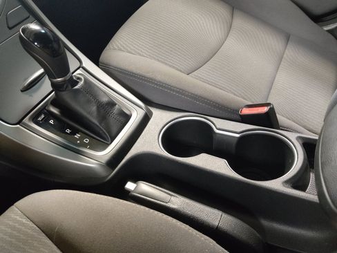Used 2016 Hyundai Elantra SE FWD image 26