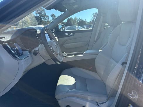 Certified 2023 Volvo XC60 B5 Plus w/ Protection Package Premier image 11
