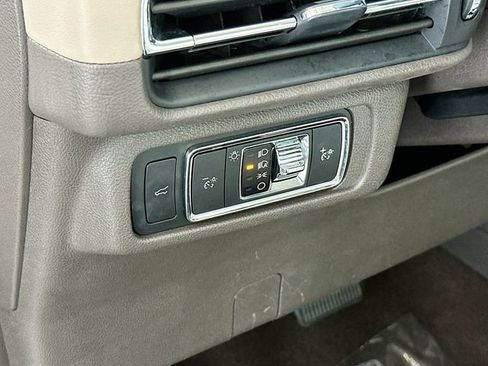 Used 2021 Lincoln Corsair FWD image 10