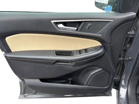 Used 2021 Ford Edge SEL AWD/4WD image 9