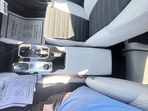 New 2025 Mitsubishi Outlander SE image 21