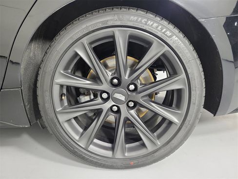 Used 2021 Cadillac CT5 Sport w/ Climate Package image 9