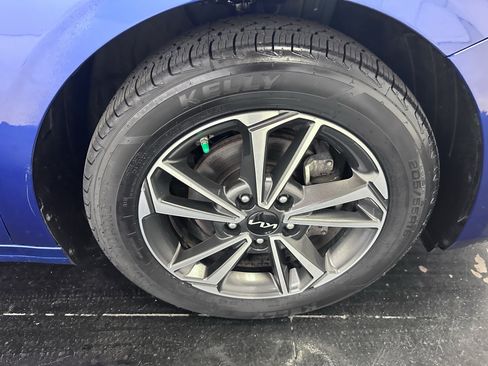 Used 2022 Kia Forte LXS FWD image 24