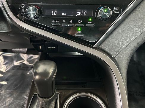 Used 2023 Toyota Camry SE FWD image 19