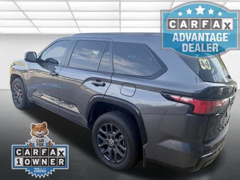 Used 2024 Toyota Sequoia Platinum AWD/4WD image 3