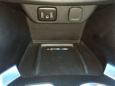 Used 2023 Chevrolet Traverse LT AWD/4WD image 22
