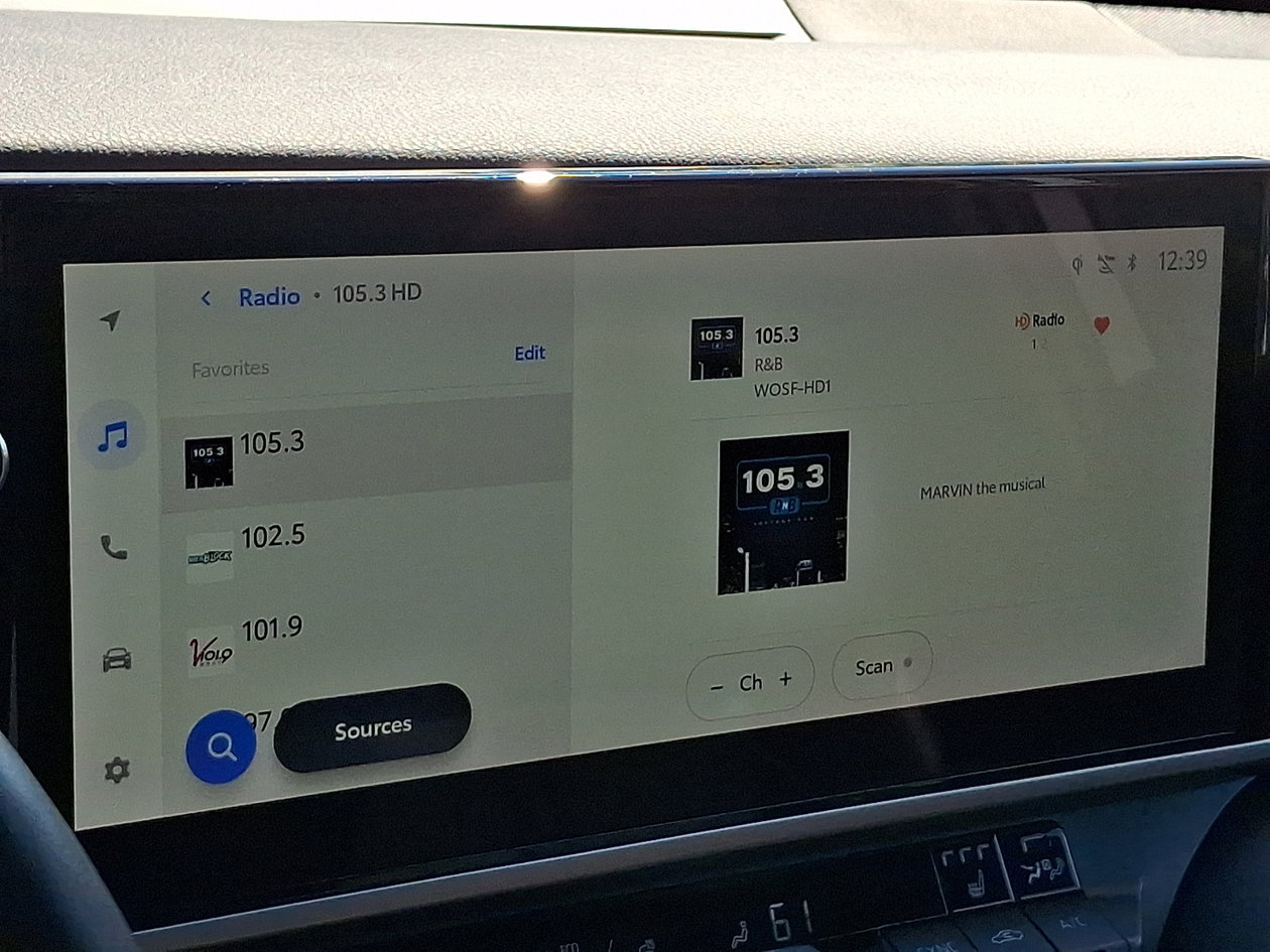 Used 2025 Toyota Camry XSE FWD image 17
