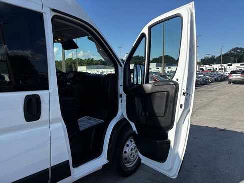 Used 2023 RAM ProMaster 3500 w/ Crew Van Package FWD image 9