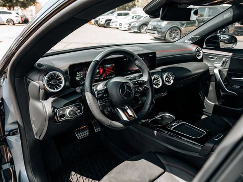 Used 2025 Mercedes-Benz CLA 35 AMG 4MATIC image 21