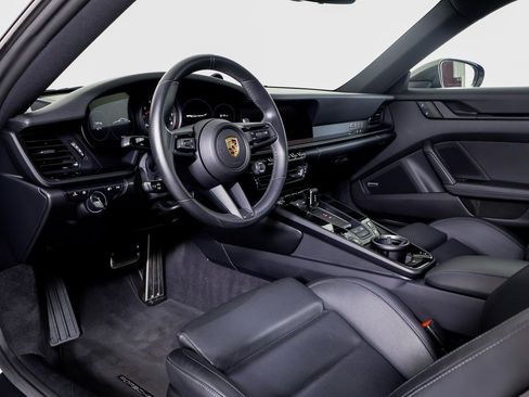 Certified 2024 Porsche 911 Carrera image 4