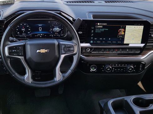 Used 2024 Chevrolet Silverado 1500 LT image 32