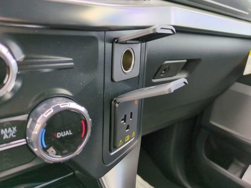 New 2025 Ford F150 Lariat w/ Equipment Group 501A Mid image 27