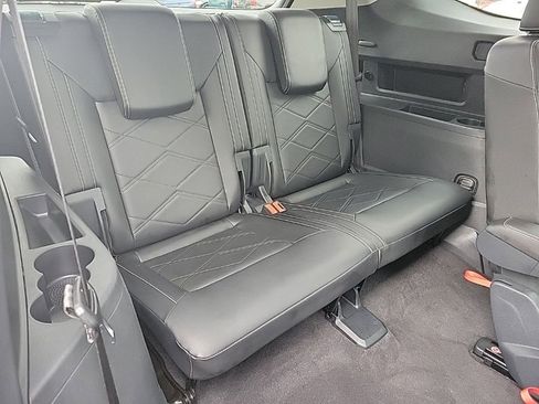 Used 2024 Volkswagen Atlas SE image 15