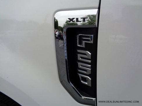 Used 2019 Ford F250 XLT w/ XLT Value Package image 5