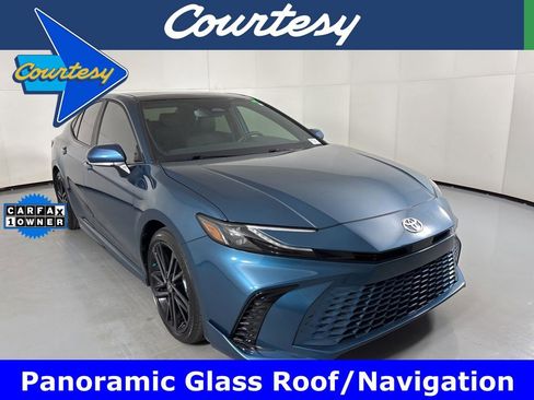 Used 2025 Toyota Camry XSE image 1