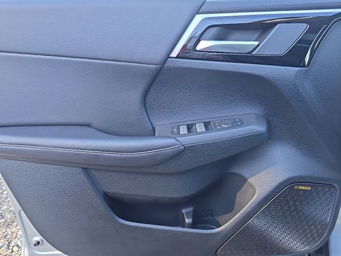 New 2025 Mitsubishi Outlander SE image 12