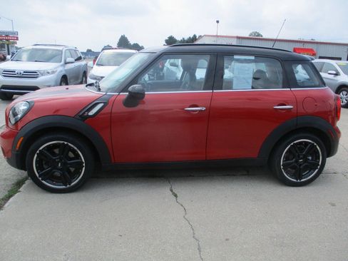 Used 2016 MINI Cooper Countryman S FWD image 3