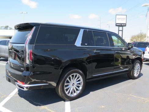 Used 2021 Cadillac Escalade ESV Premium Luxury w/ Driver Assist Tech Package image 3