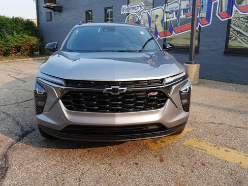 New 2026 Chevrolet Trax RS w/ Sunroof Package FWD image 2