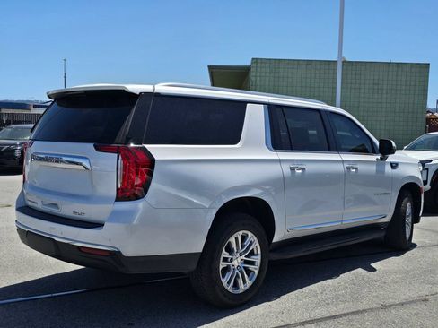 Used 2022 GMC Yukon XL SLT w/ SLT Premium Package AWD/4WD image 4