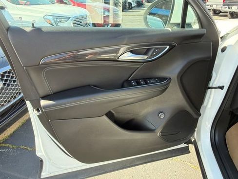 Used 2023 Buick Envision Preferred FWD image 11