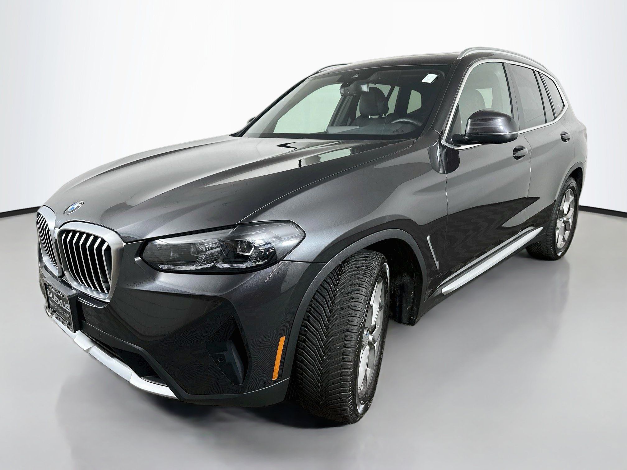 Used 2022 BMW X3 xDrive30i AWD/4WD image 3