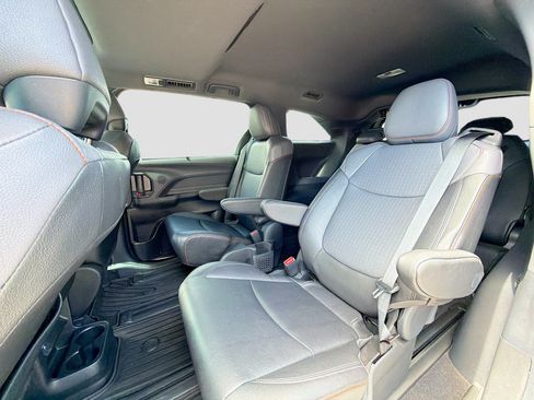 Used 2024 Toyota Sienna XSE w/ XSE Plus Package FWD image 15