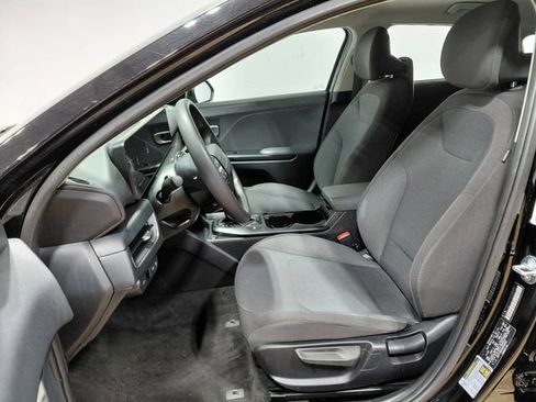 Used 2025 Kia K4 FWD image 3