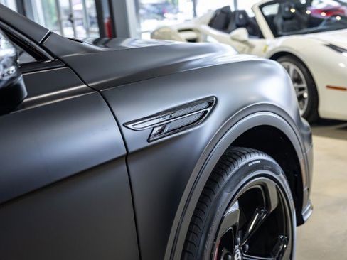 Used 2023 Bentley Bentayga AWD/4WD image 21